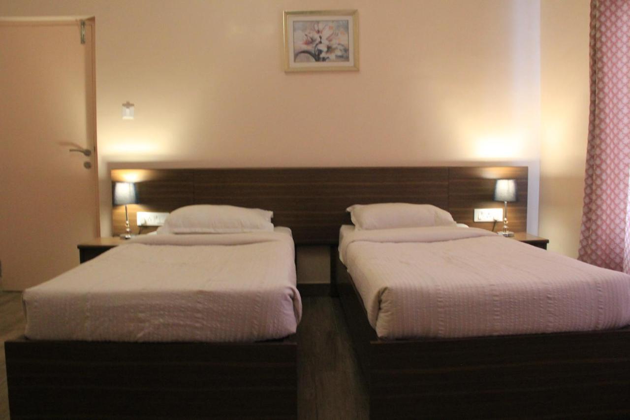 Two Seas Residence Ooty Extérieur photo